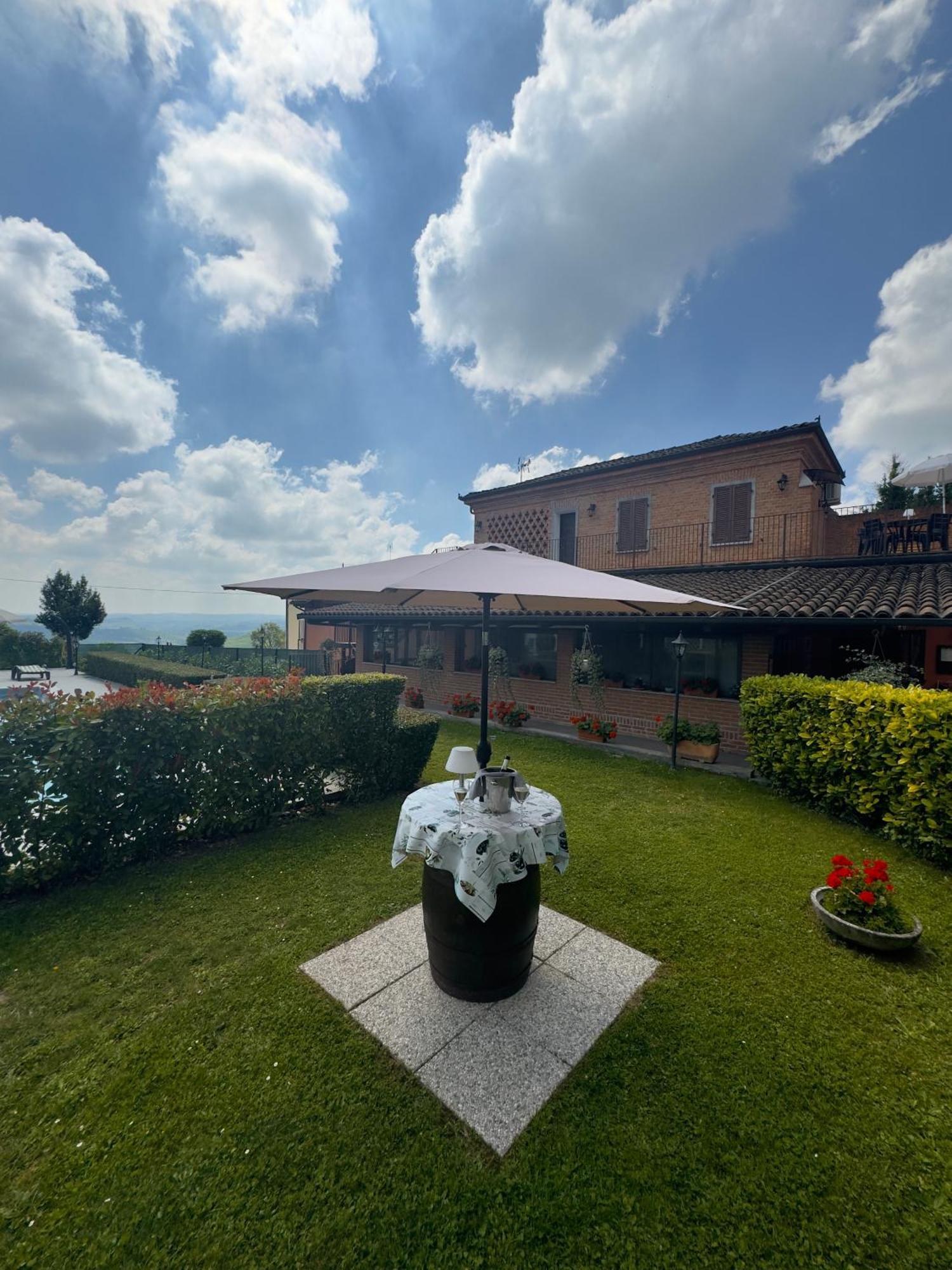 Locanda Osteria La Milonga Agliano Terme Ngoại thất bức ảnh